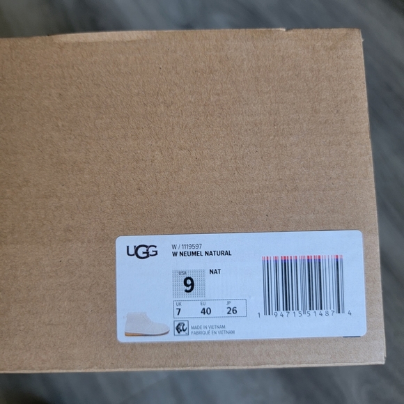 UGG Neumel Natural Boot - Picture 8 of 8